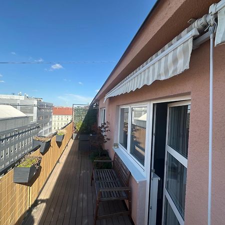 Andel Apartment With Terrace Прага Экстерьер фото
